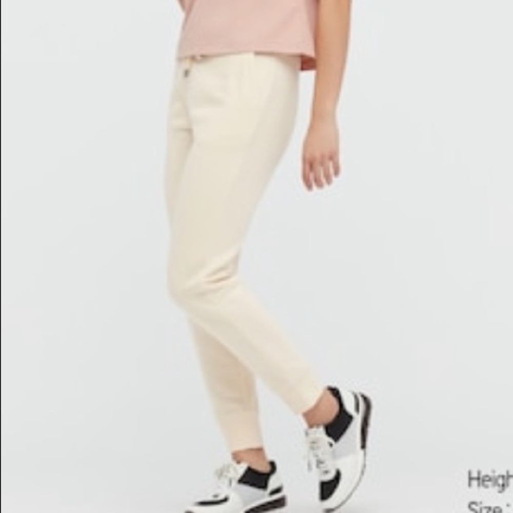 Uniqlo women’s jogger sweatpants